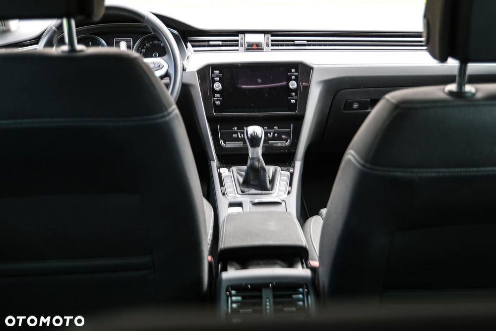 Volkswagen Passat 2.0 TDI EVO Business - 12