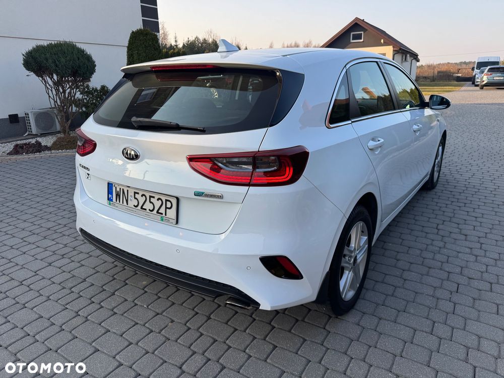 Kia Ceed 1.6 CRDi mHEV M - 15