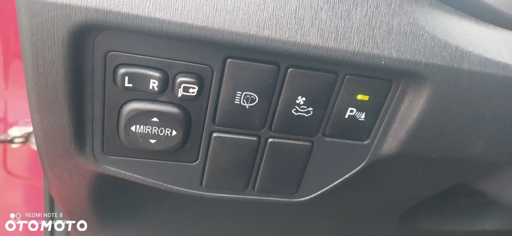 Toyota Prius 1.8 Hybrid Premium - 14