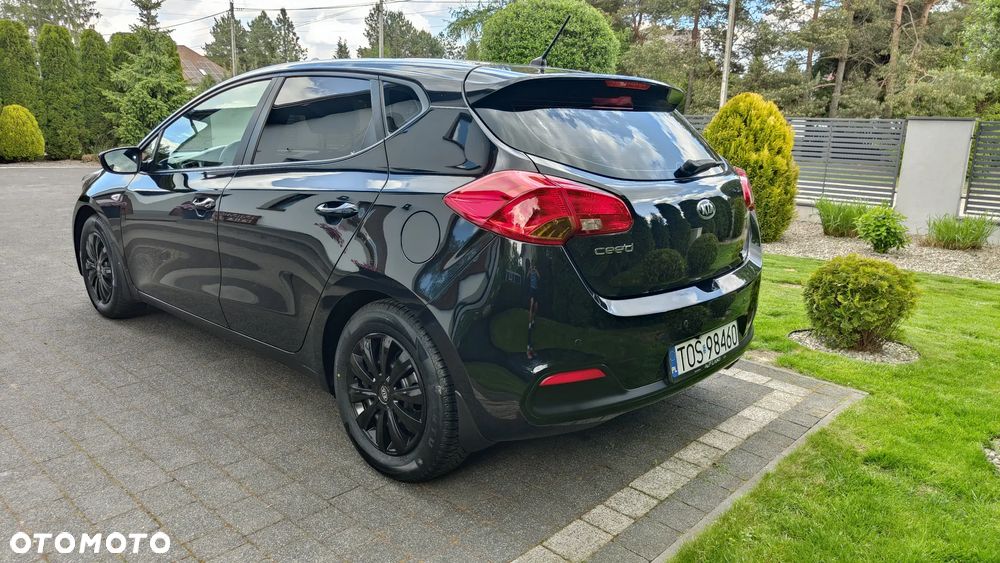 Kia Ceed 1.4 CVVT Attract plus - 3