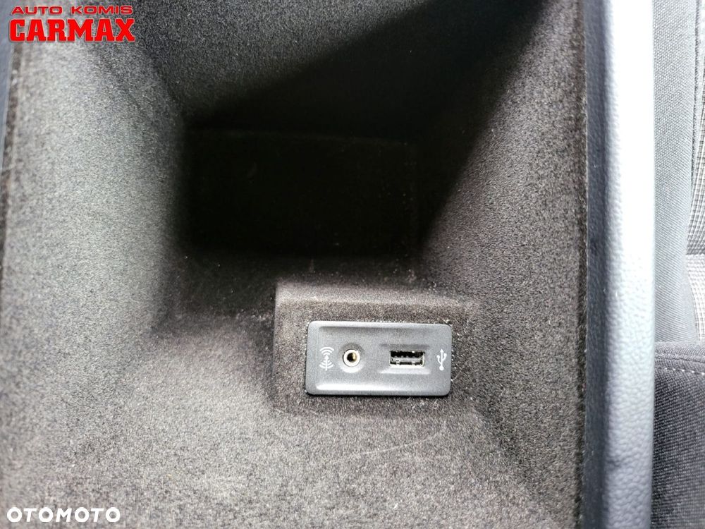 Volkswagen Passat - 24