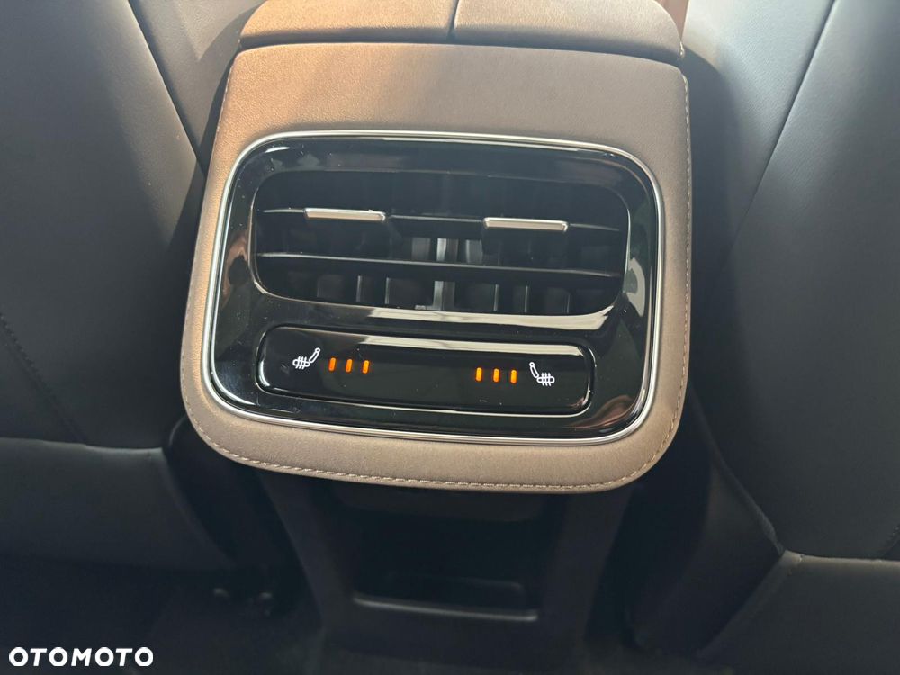 Chery Tiggo 8 1.5 T-GDI Super Hybrid Prestige DCT - 32