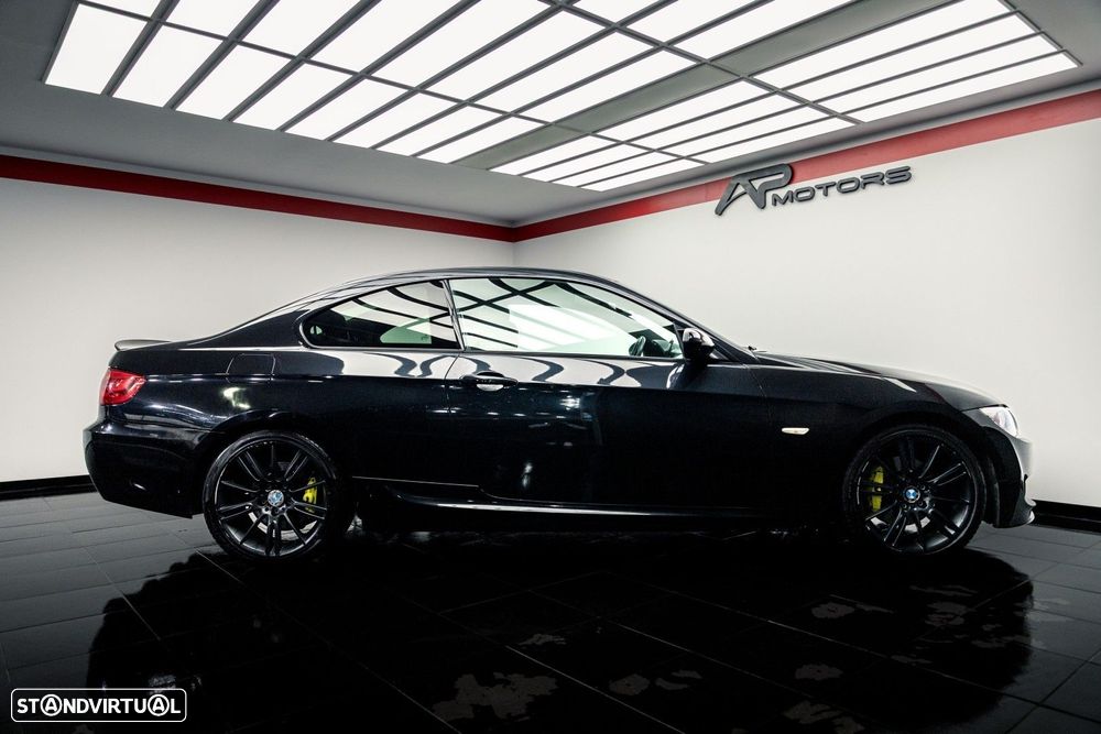 BMW 320 d Coupe Edição M - 12