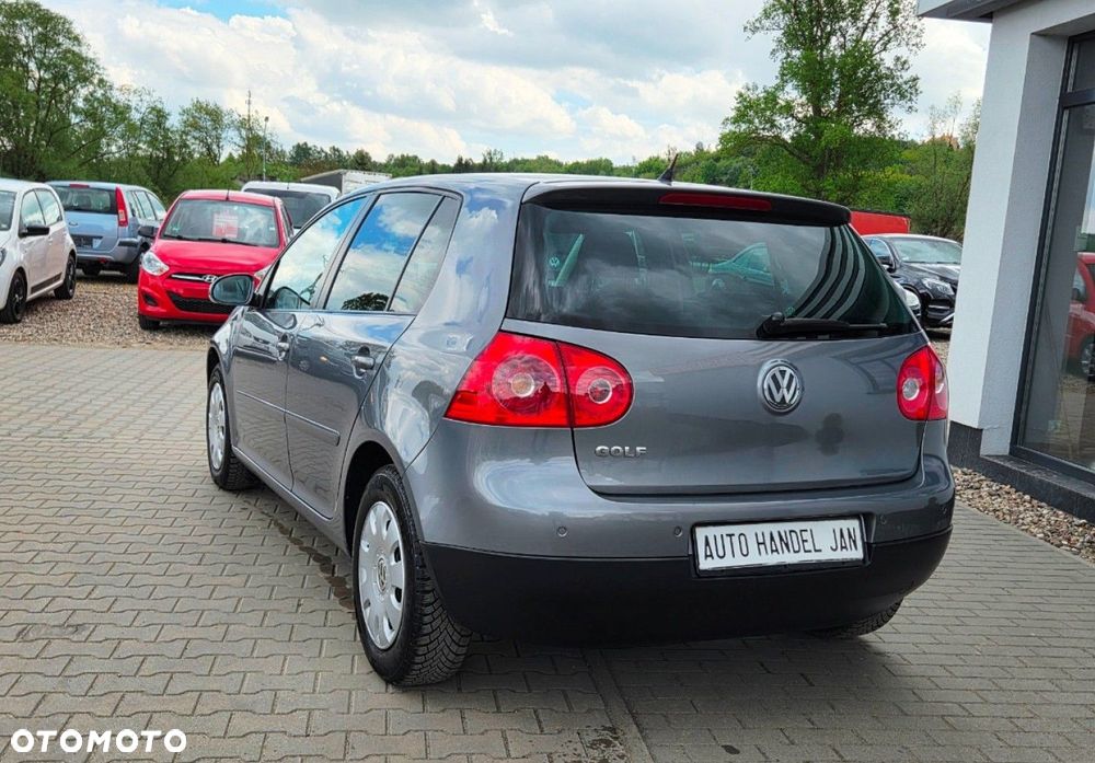 Volkswagen Golf - 5