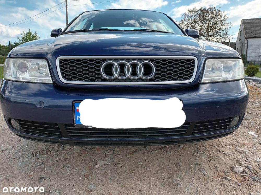 Audi A4 Limousine - 1