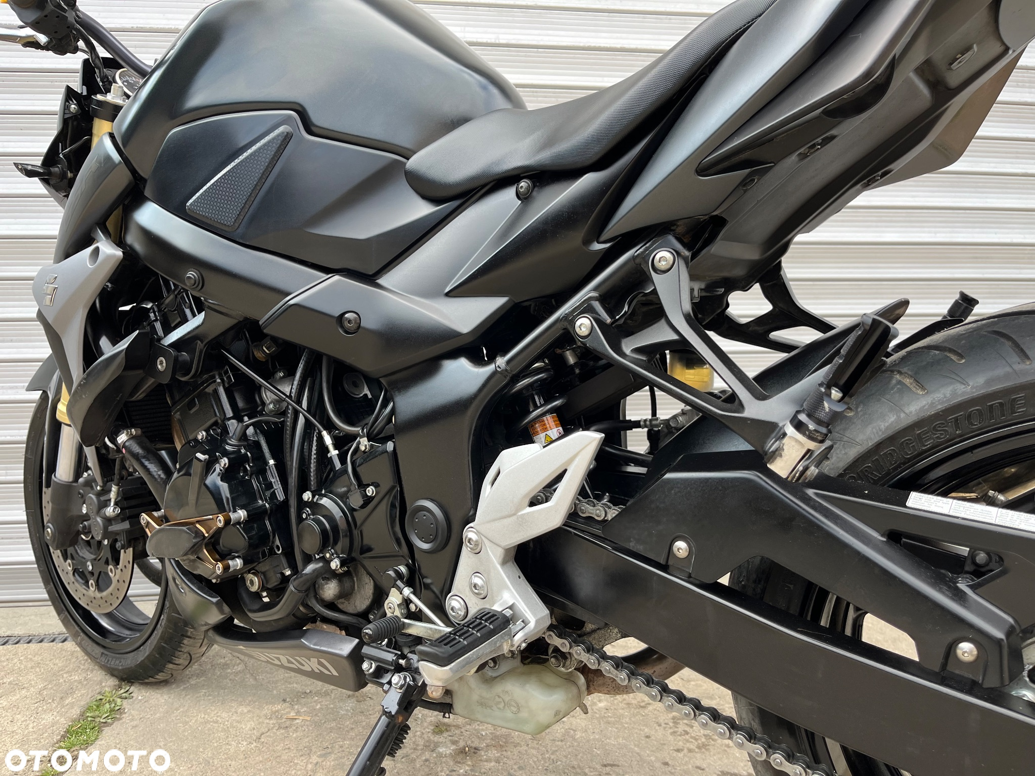 Suzuki GSR - 15