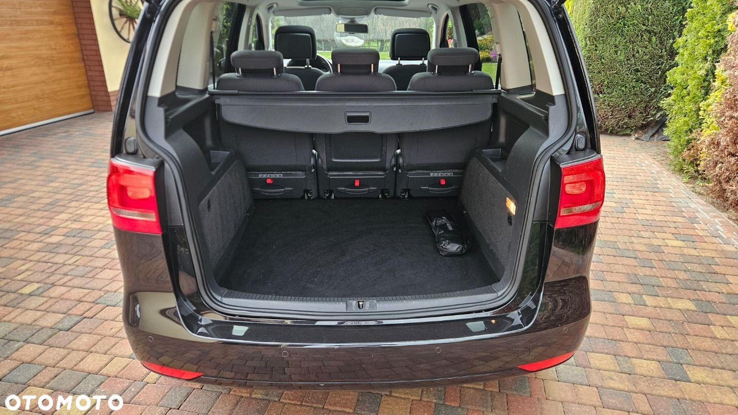 Volkswagen Touran - 23