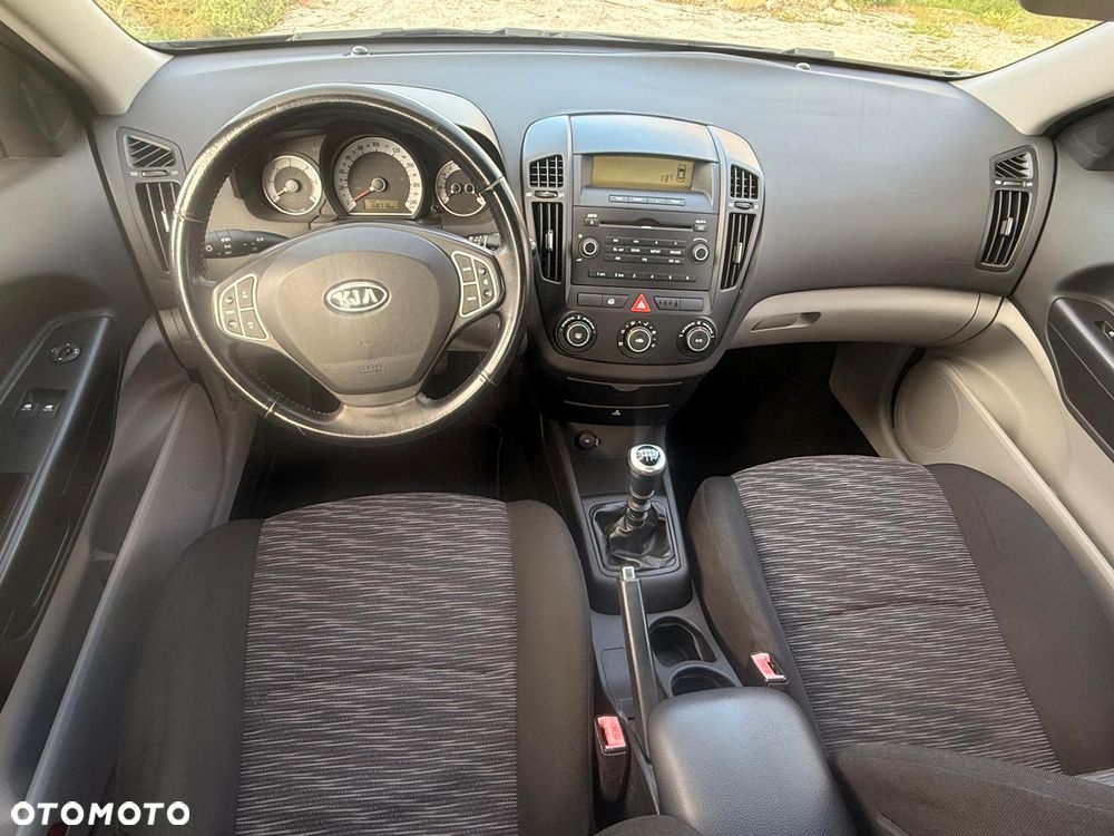 Kia Ceed - 6