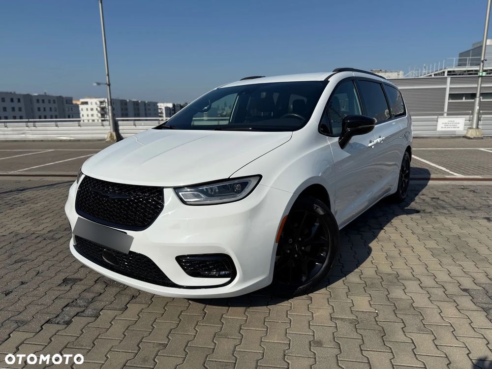 Chrysler Pacifica - 2