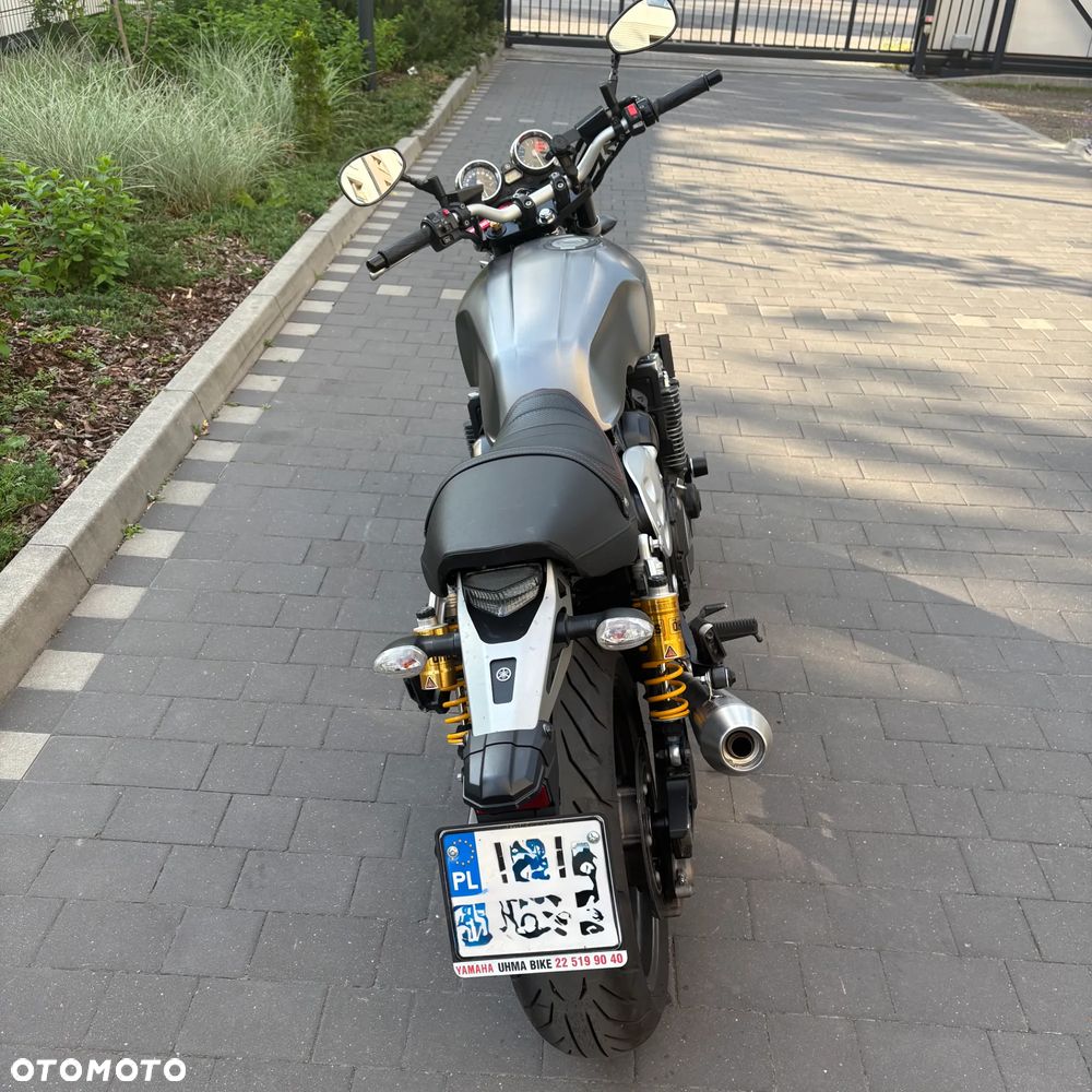 Yamaha XJR - 9