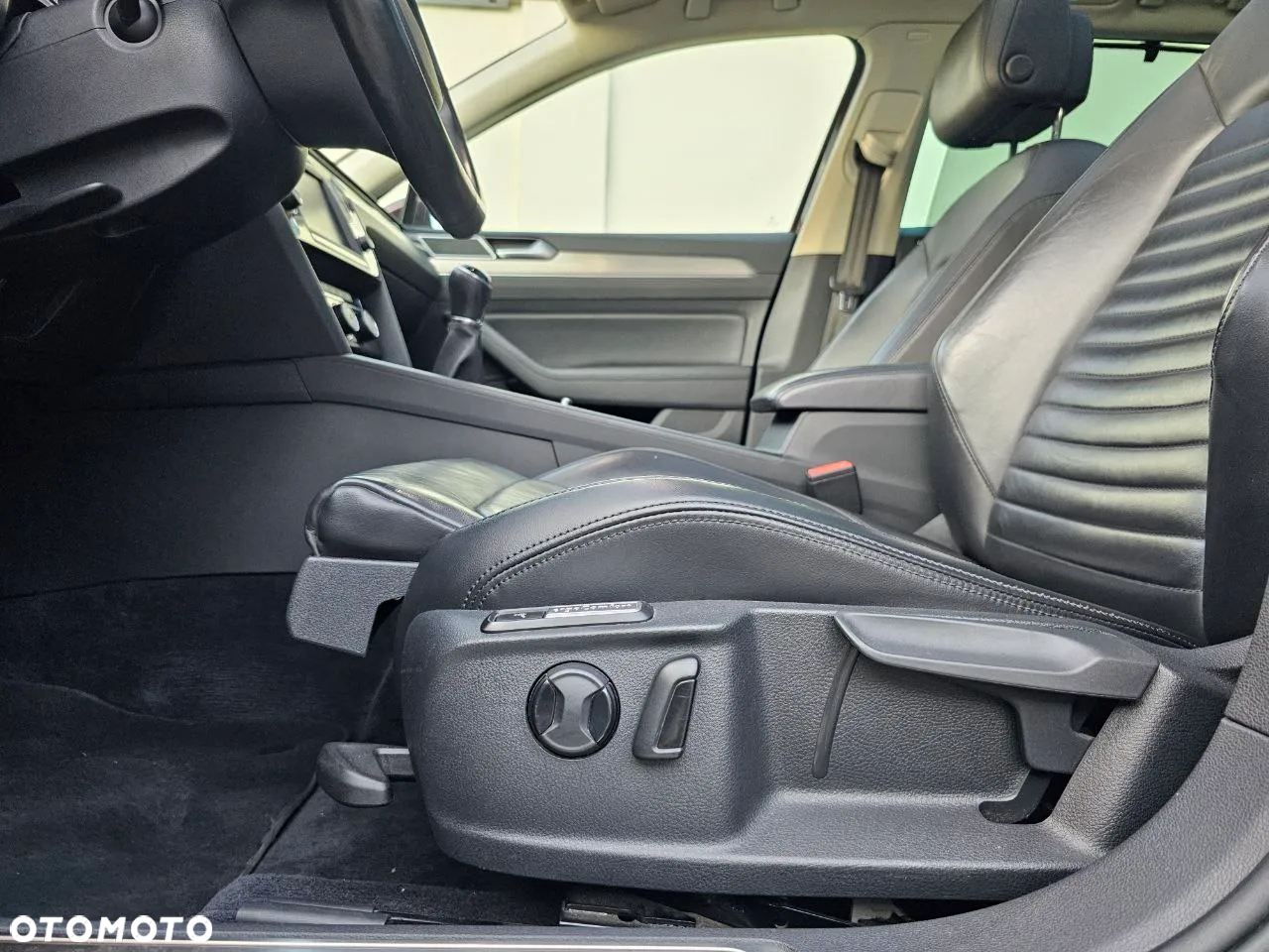 Volkswagen Passat - 24