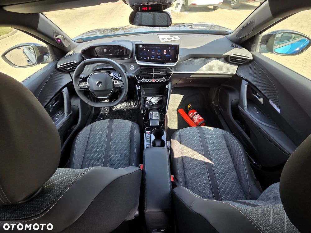 Peugeot 2008 PureTech mHEV Allure e-DCS6 - 17