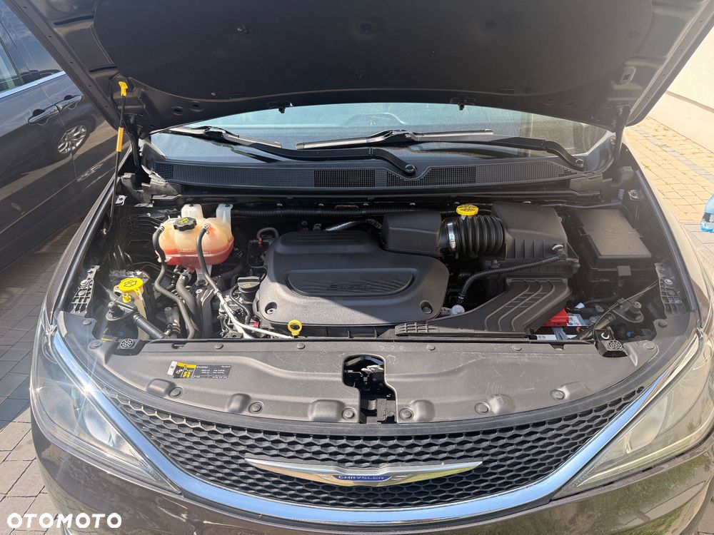Chrysler Pacifica - 17
