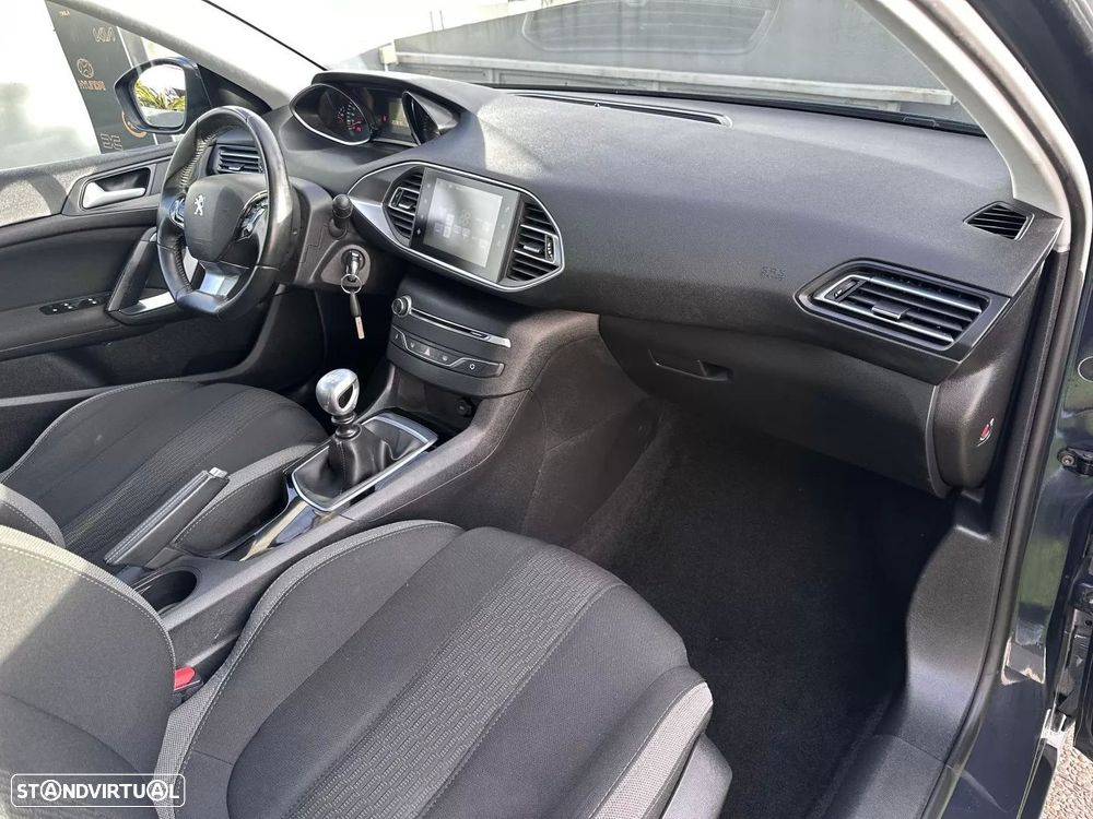 Peugeot 308 SW 1.2 PureTech Style - 48