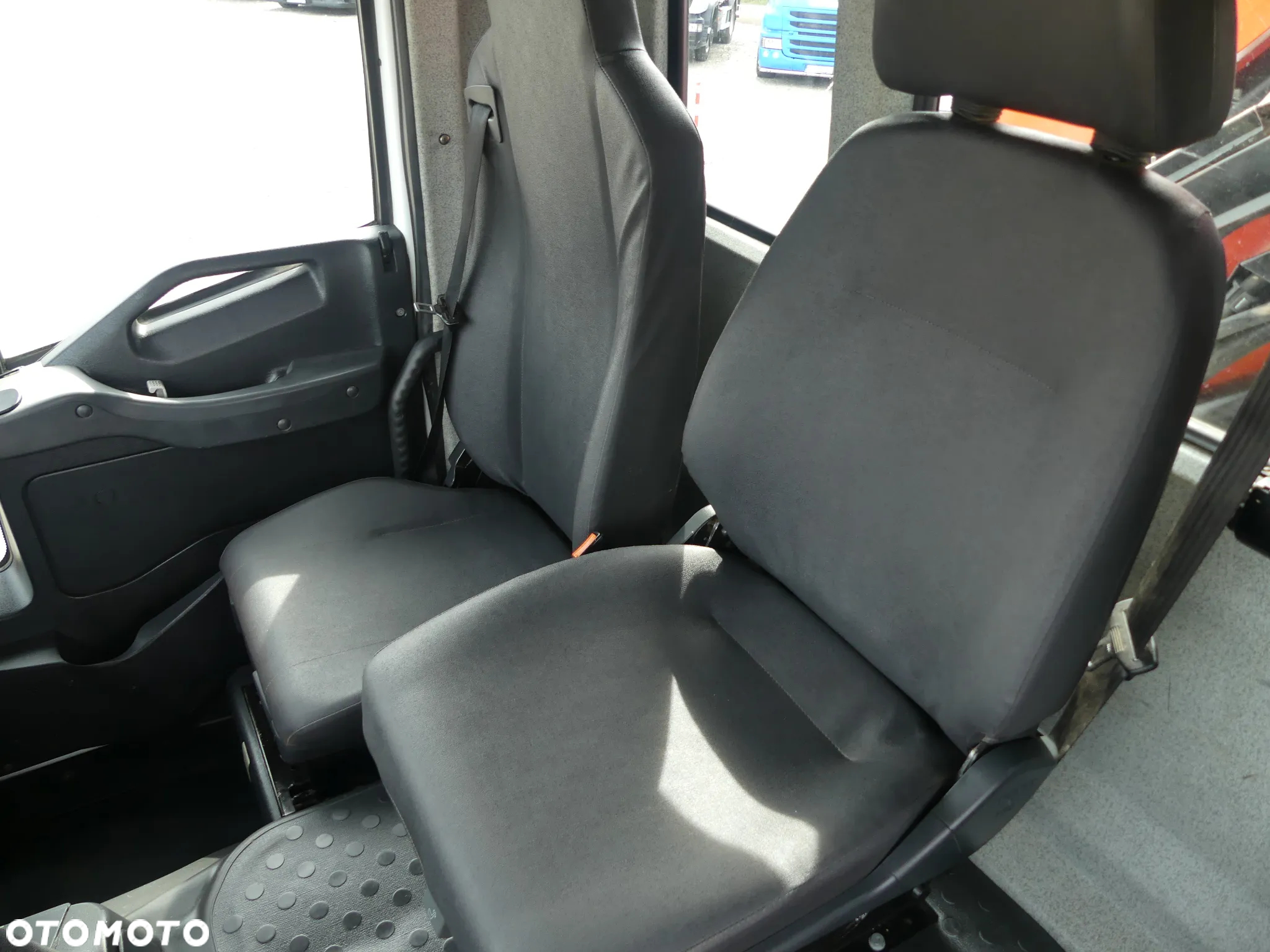 Iveco TRAKKER 360 / WYWROTKA + HDS PALFINGER PK13001 SKŁADANY W Z - 25