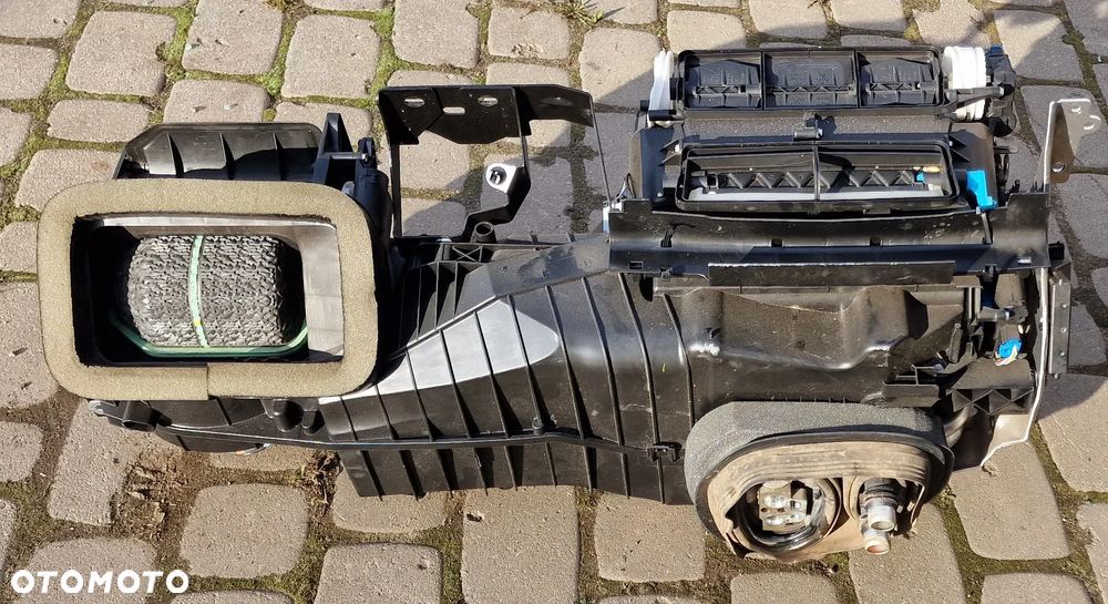 NAGRZEWNICA KOMPLETNA 8P1820003Q AUDI A3 8P LIFT 1.4 TSI - 1