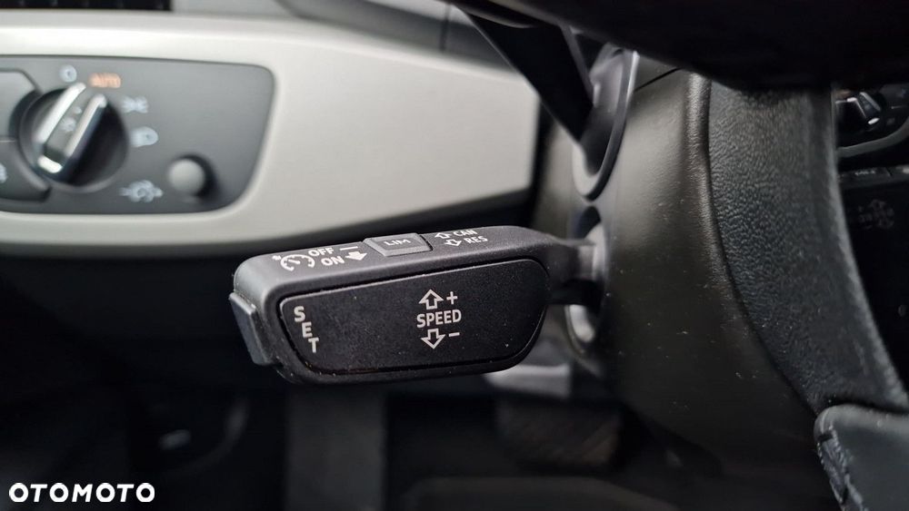 Audi A4 Limousine - 11