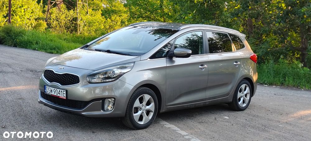 Kia Carens 1.6 GDI Dream-Team Edition - 17