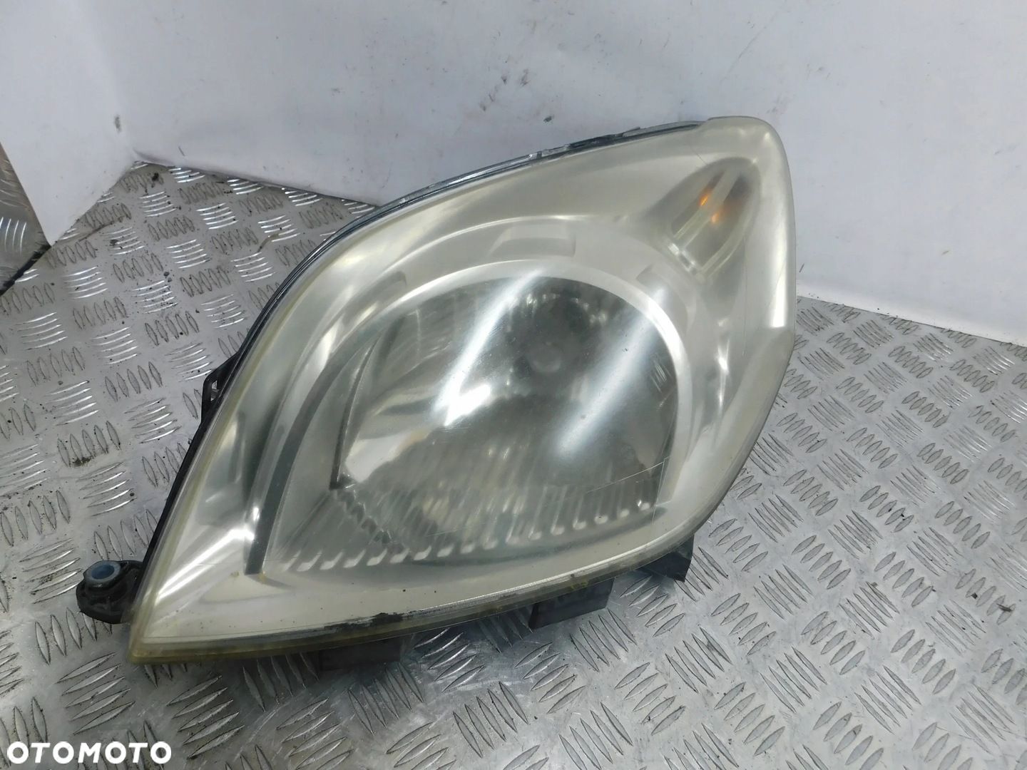 REFLEKTOR LAMPA LEWA NEMO FIORINO QUBO - 1