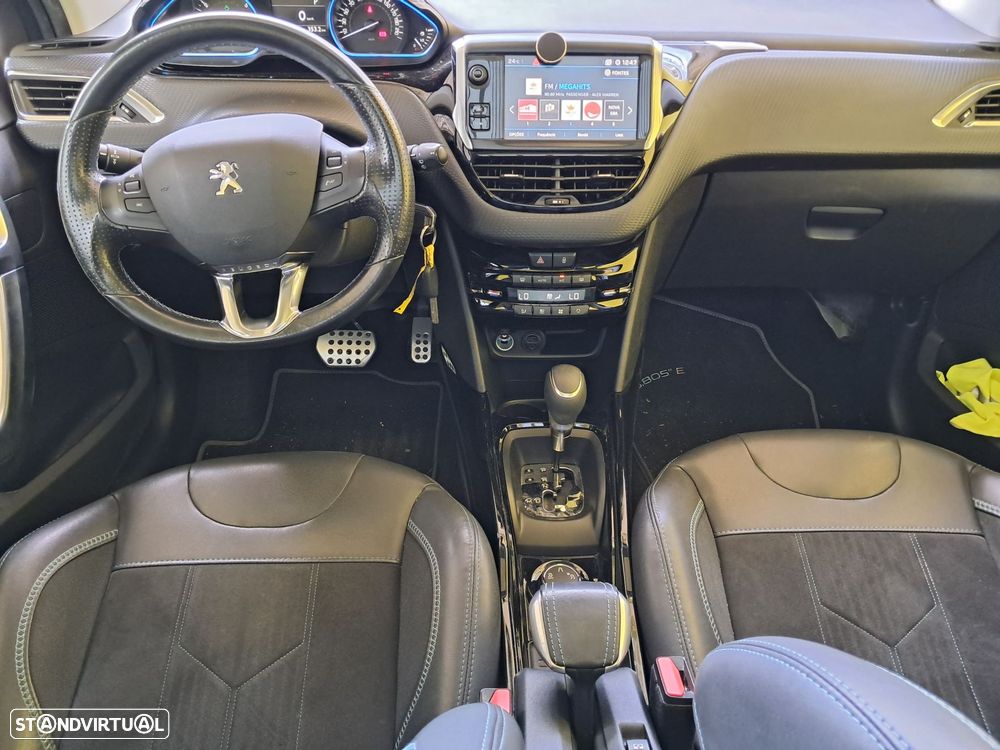Peugeot 2008 1.2 PureTech Allure - 15