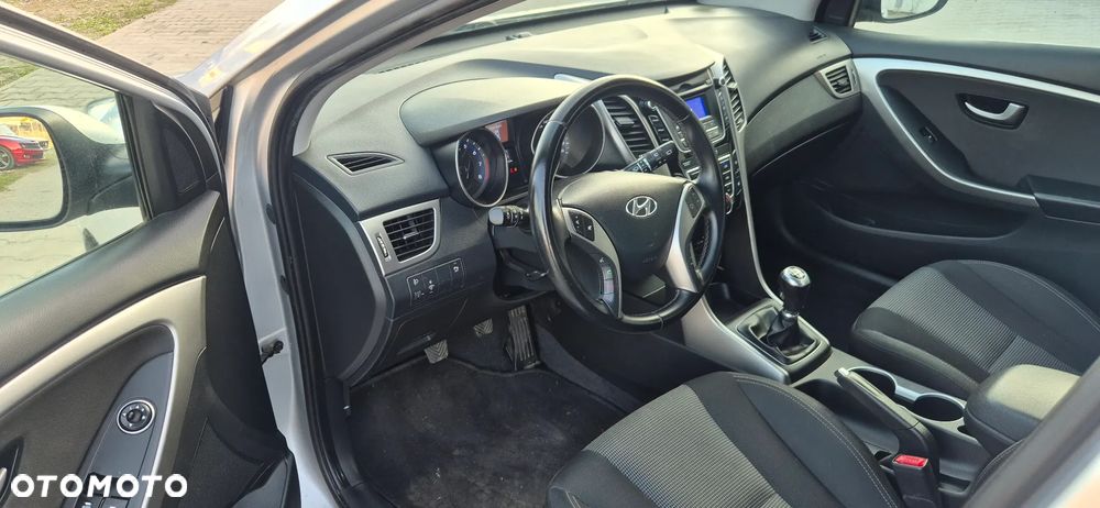 Hyundai i30 1.4 Trend - 6