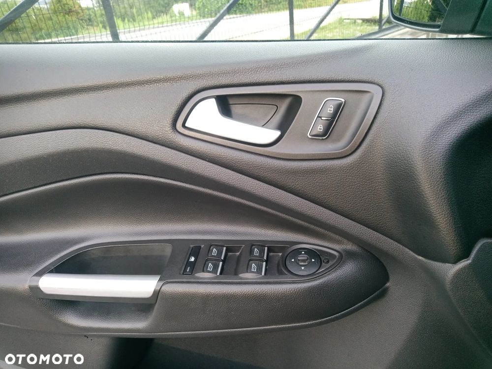 Ford Kuga 1.5 EcoBoost 2x4 Trend - 15