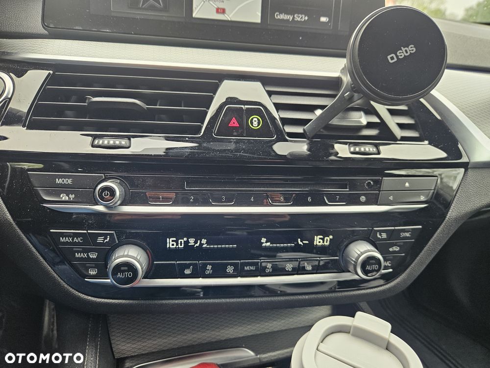 BMW Seria 5 520d xDrive - 5