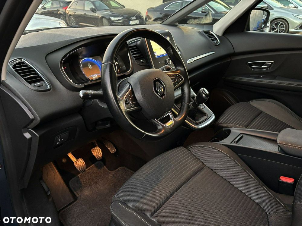 Renault Grand Scenic - 11