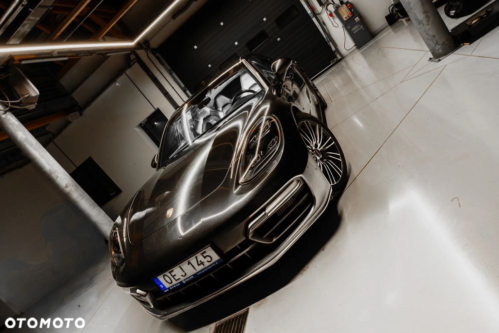 Porsche Panamera GTS - 17