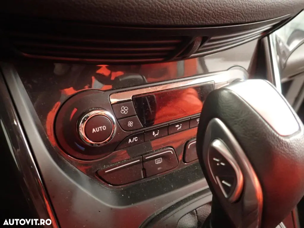 Ford Kuga 2.0 TDCi 4WD Powershift Titanium - 6