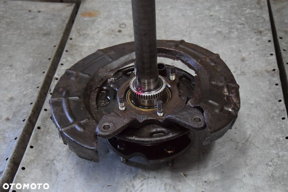 KIA SORENTO 2.5 CRDI PÓŁOŚ  PRAWA TYŁ - 6