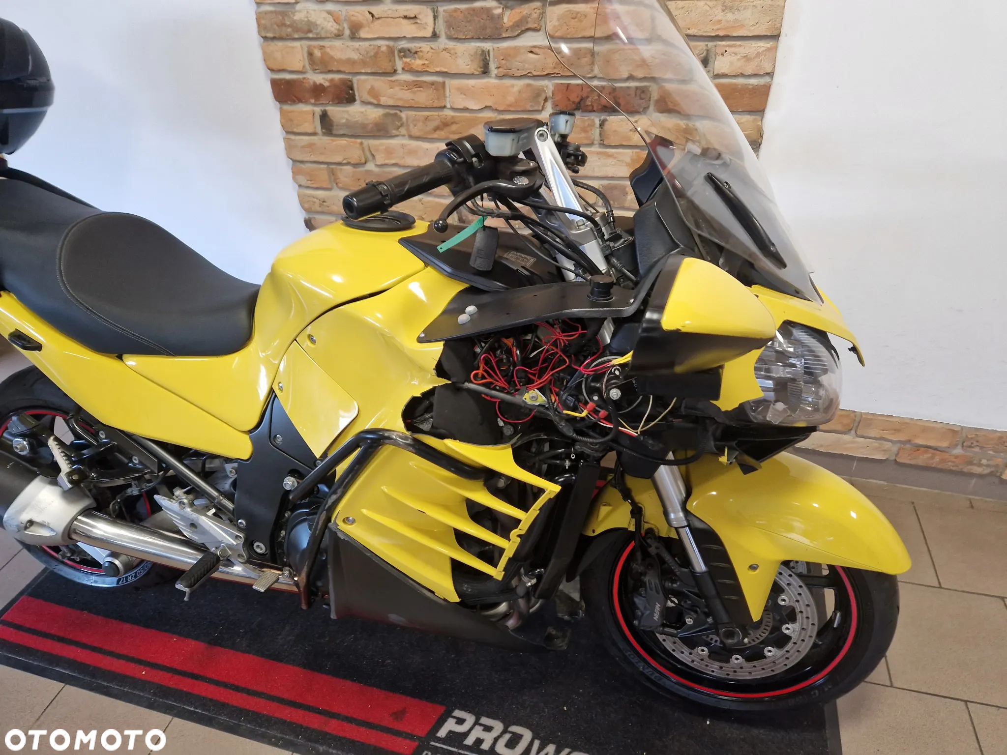 Kawasaki GTR - 28