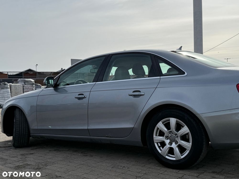 Audi A4 Limousine - 4