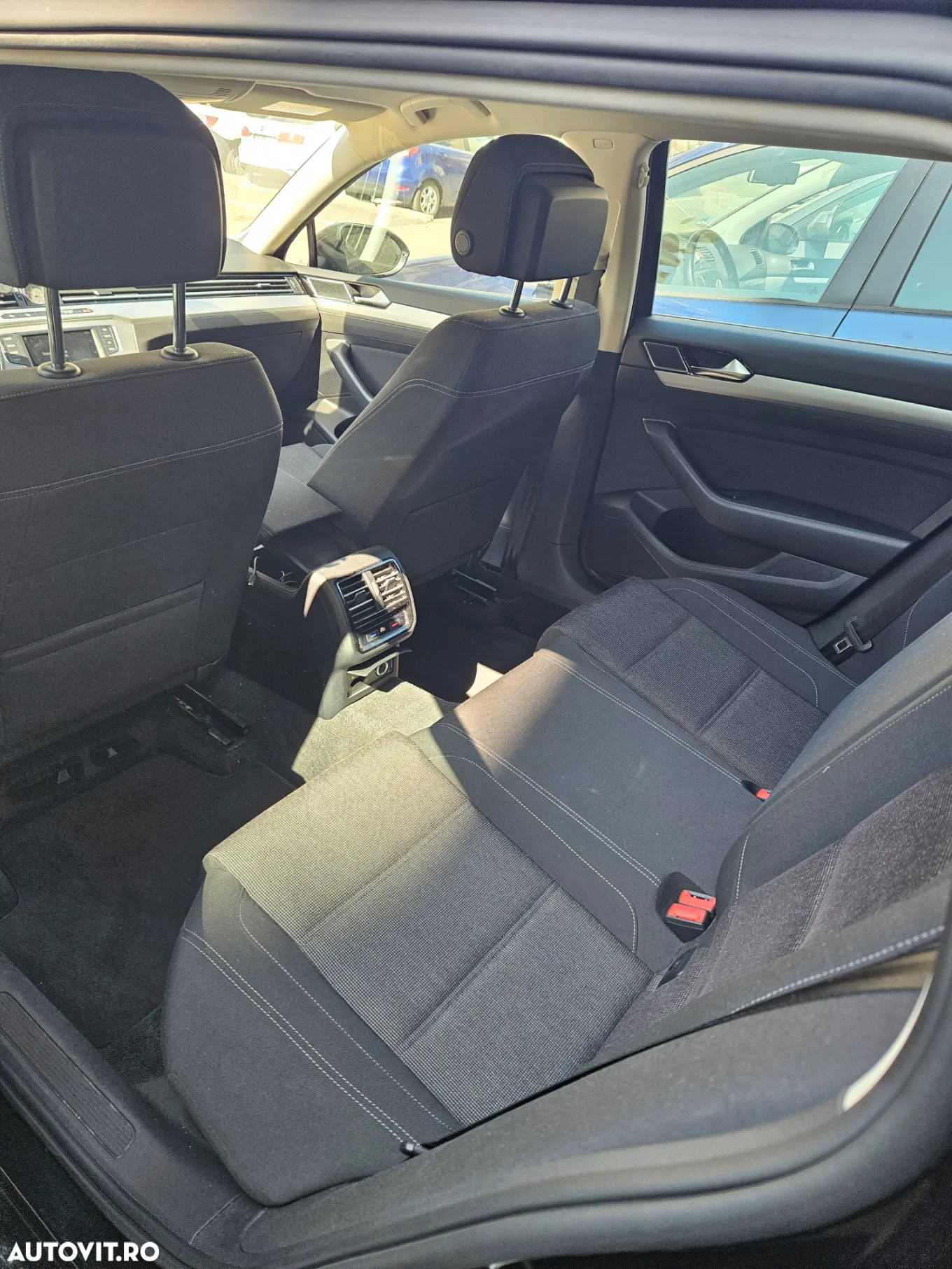 Volkswagen Passat Variant 1.6 TDI (BlueMotion Technology) DSG Comfortline - 10