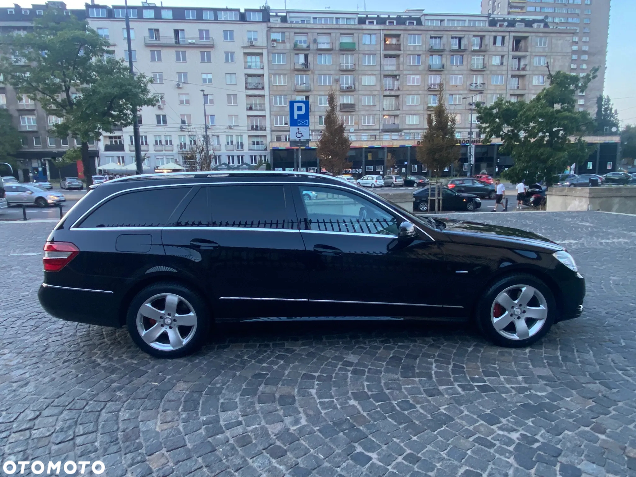 Mercedes-Benz Klasa E 250 T CGI BlueEFFICIENCY 7G-TRONIC Elegance - 6