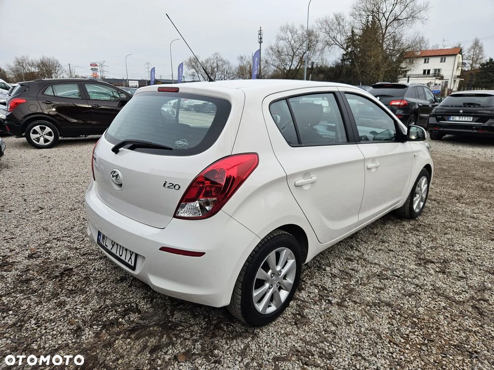 Hyundai i20 1.2 Trend - 13