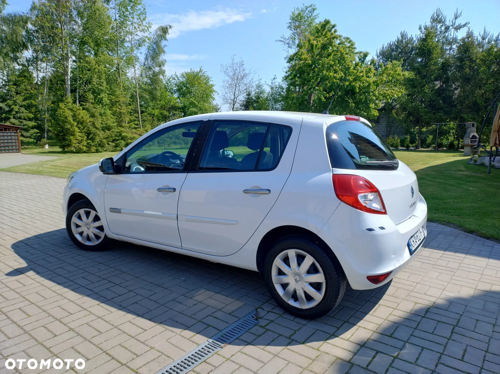 Renault Clio 1.2 16V 75 Dynamique - 9