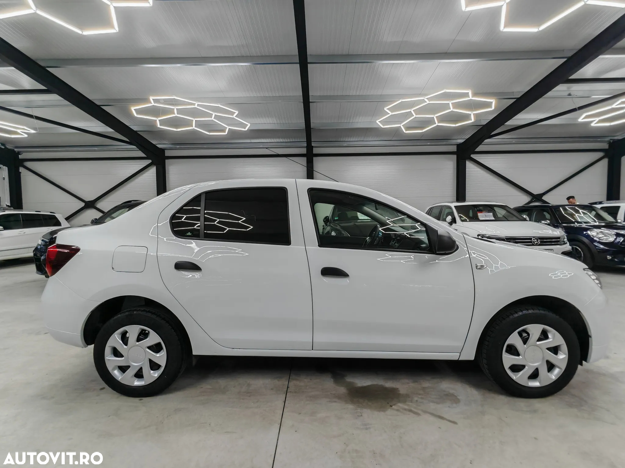 Dacia Logan 1.0 SCe Laureate - 6