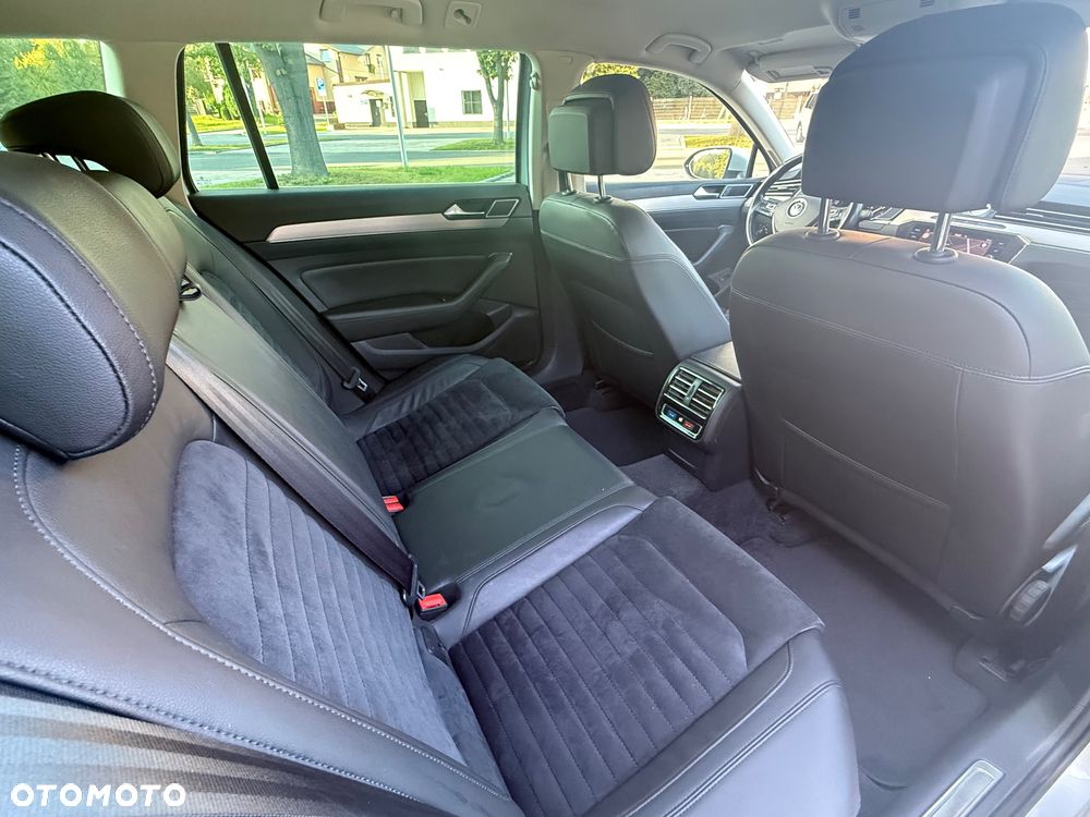 Volkswagen Passat 2.0 TDI SCR Highline - 22