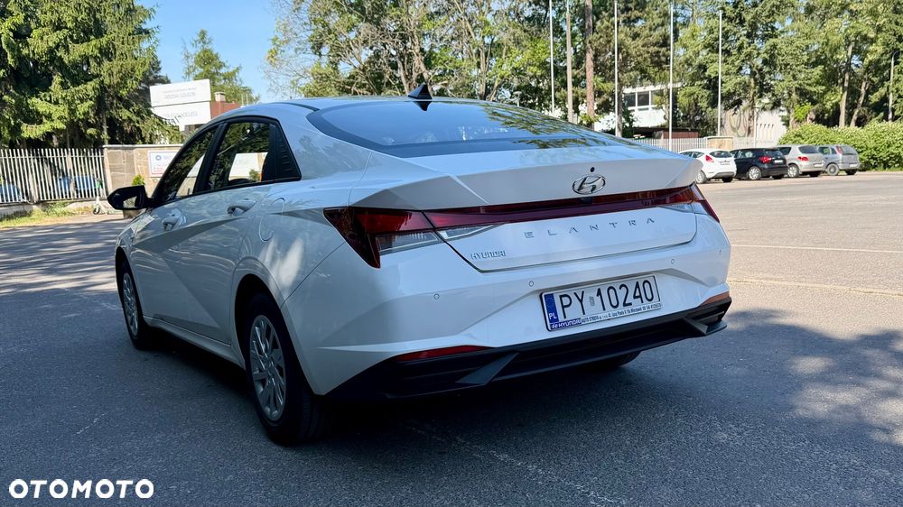 Hyundai Elantra 1.6 Modern - 16