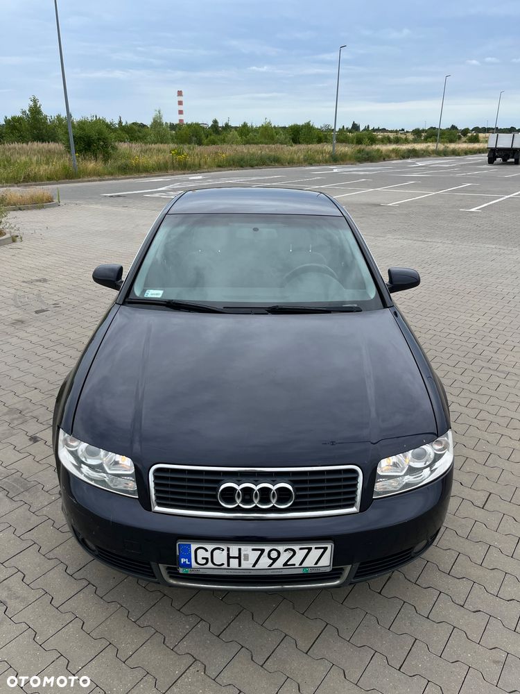 Audi A4 Limousine - 4