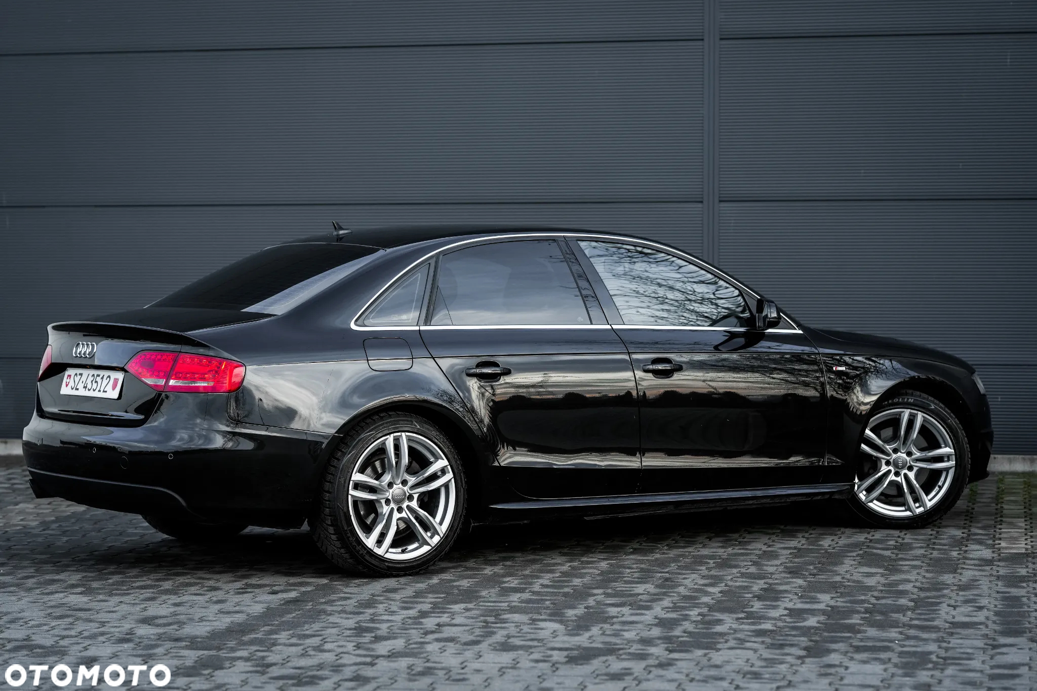 Audi A4 2.0 TFSI Quattro Line S tronic - 11
