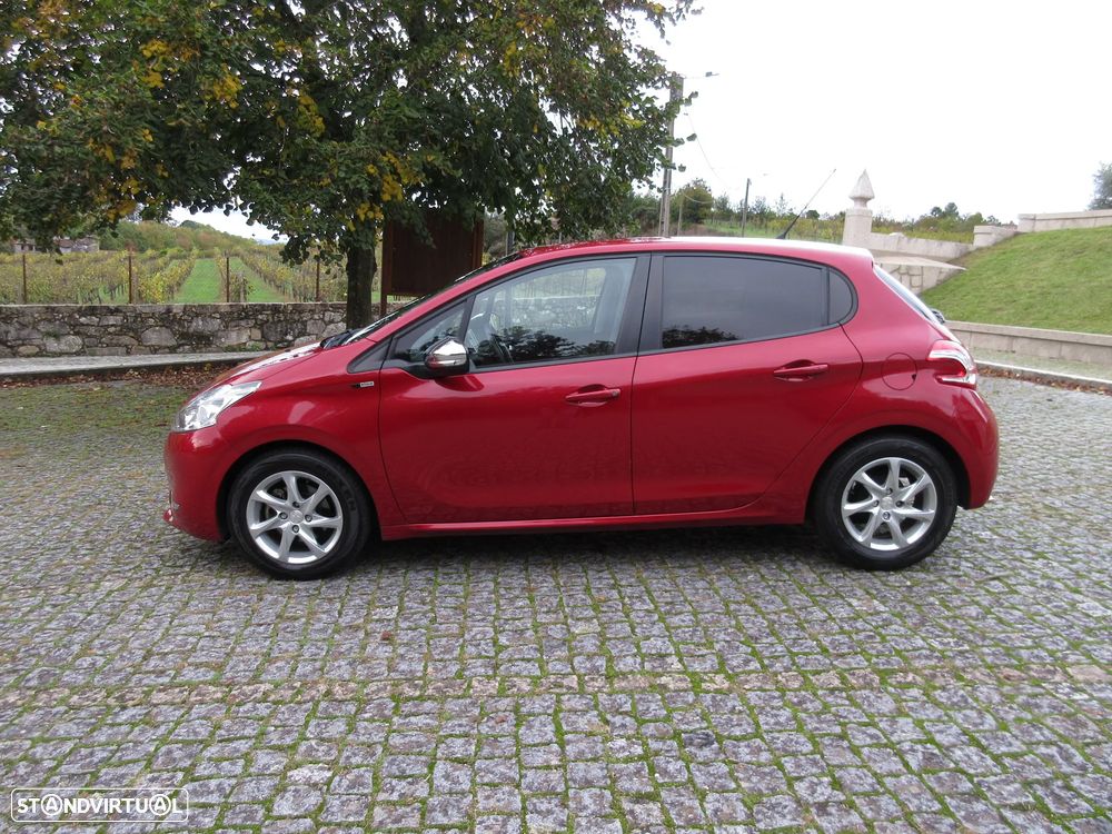 Peugeot 208 1.2 VTi SE Style - 4