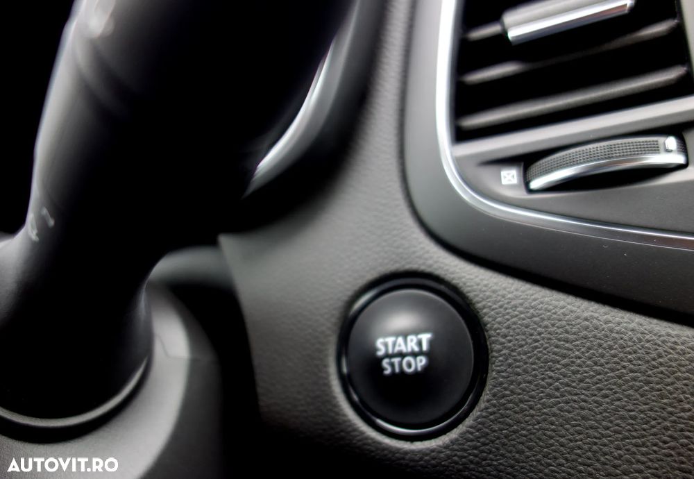 Renault Megane BLUE dCi 115 EDC BUSINESS EDITION - 23