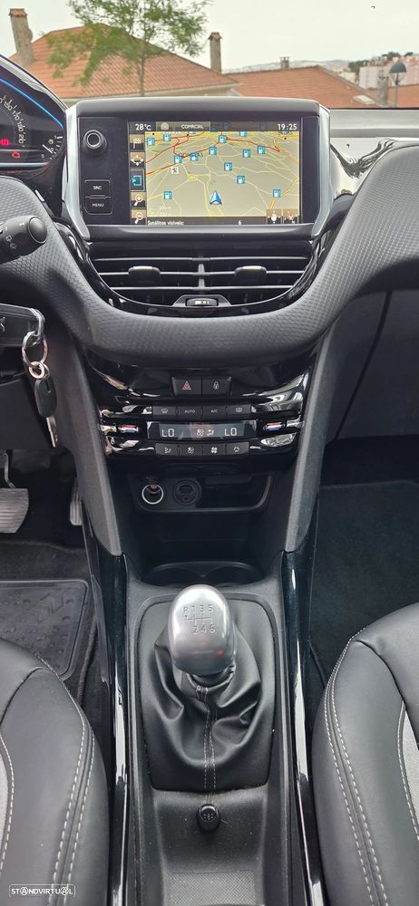 Peugeot 2008 1.6 BlueHDi Allure - 20