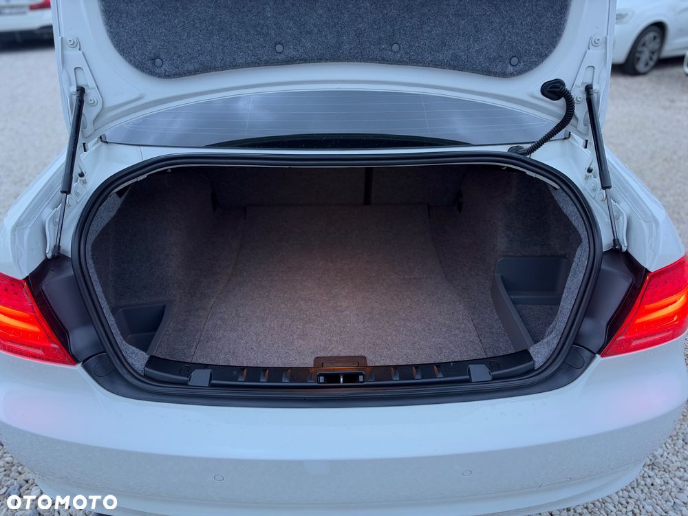 BMW Seria 3 320i Edition Exclusive - 16