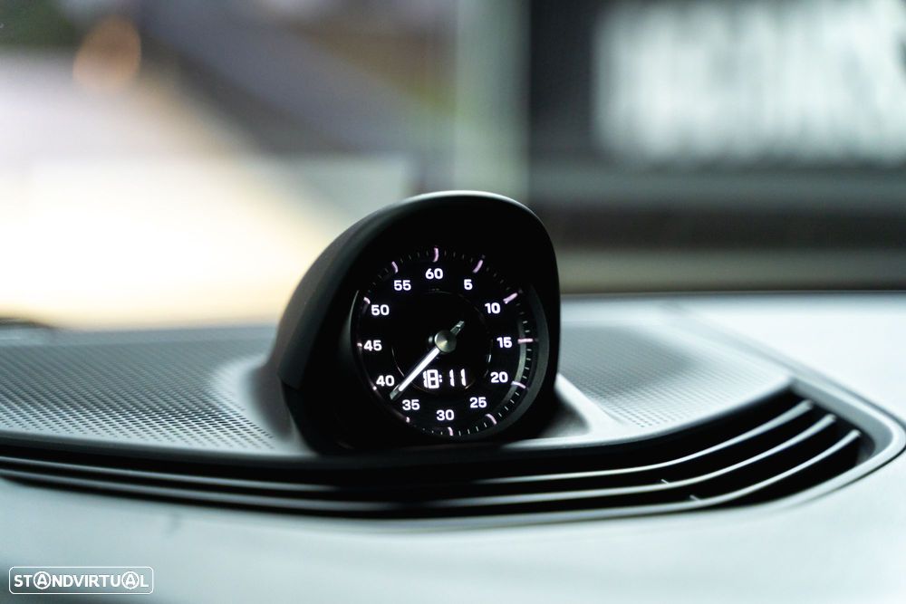 Porsche Taycan 4S - 12