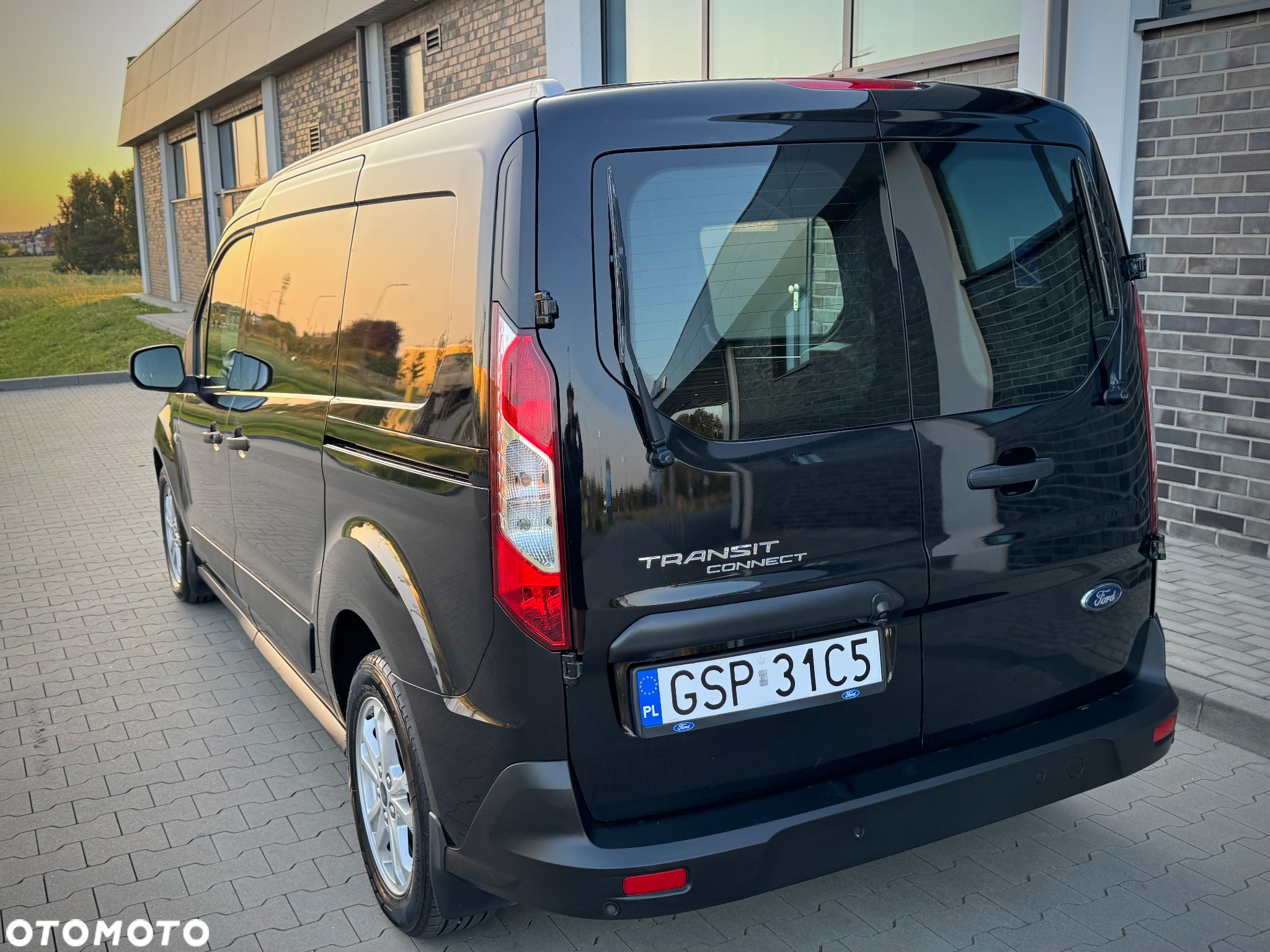 Ford Transit Connect - 8