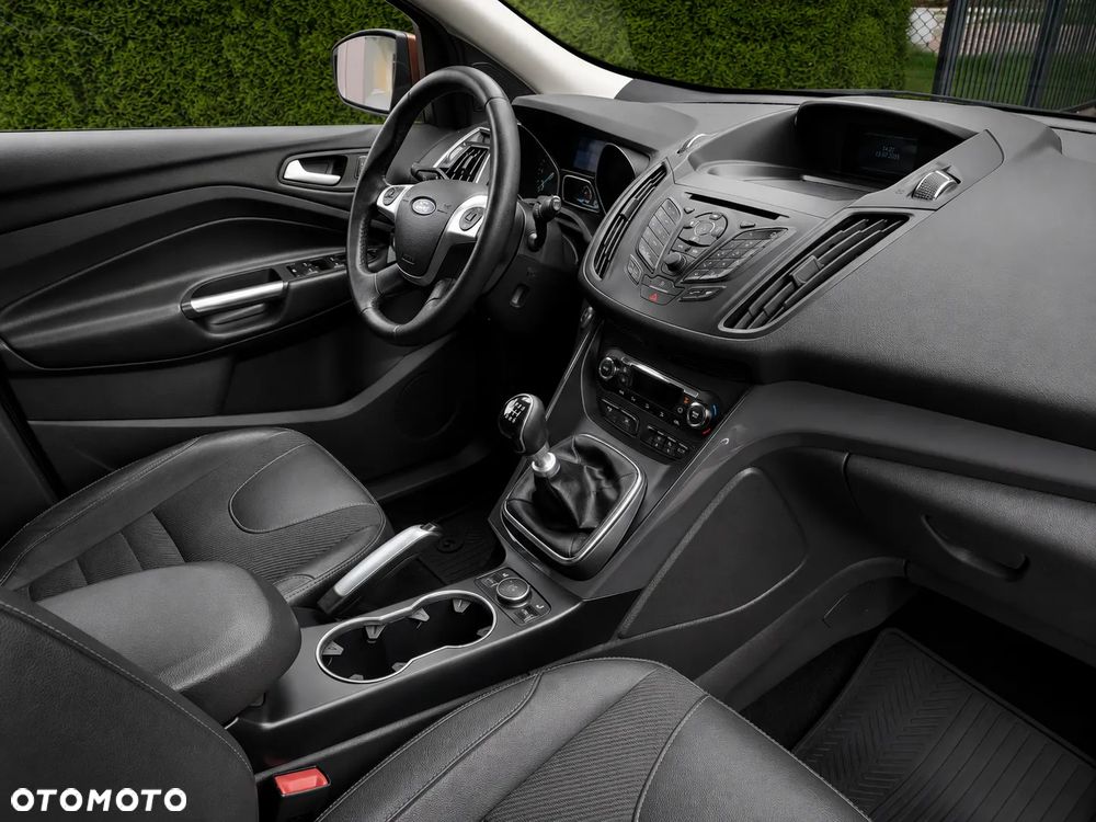 Ford Kuga 2.0 TDCi 2x4 Titanium - 2