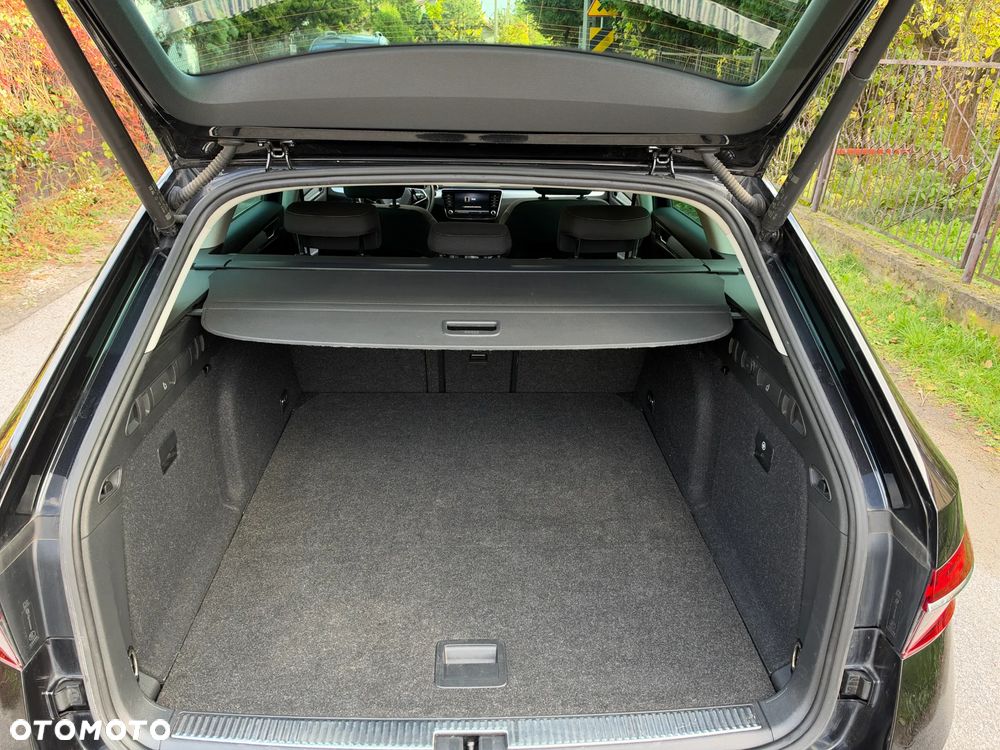 Skoda Superb 2.0 TDI SCR Ambition DSG - 35